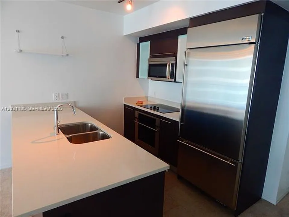 500 Brickell Ave #CU-1808