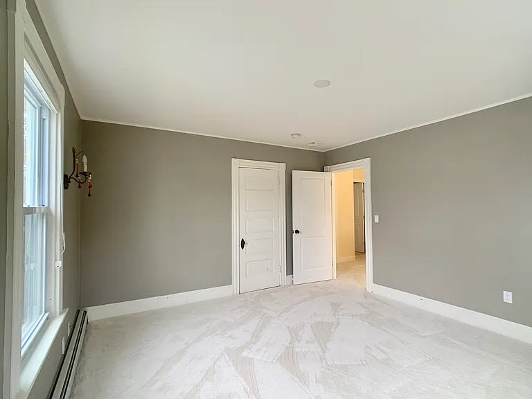 Brooks Ave — Photo 20