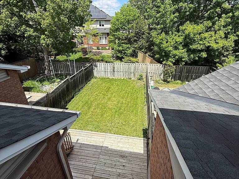 551 Wild Shore Cres — Photo 12