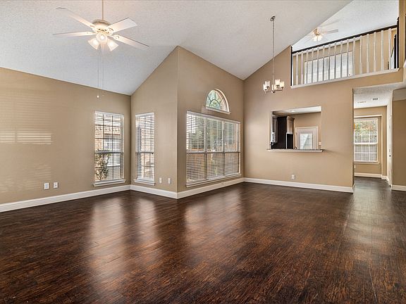 5th image of 2612 Southwestern Dr