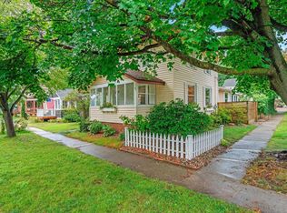 217 N Jackson St, Spring Lake, MI 49456