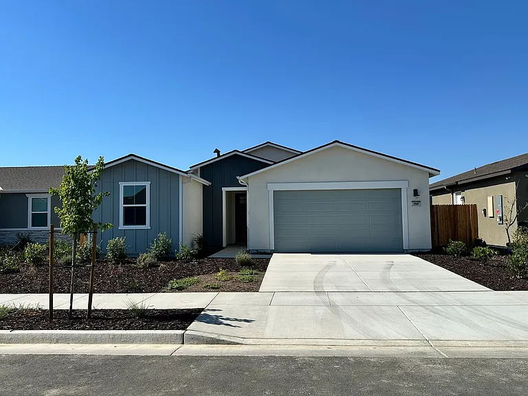 3949 W Sunnyview Ave — Photo 2