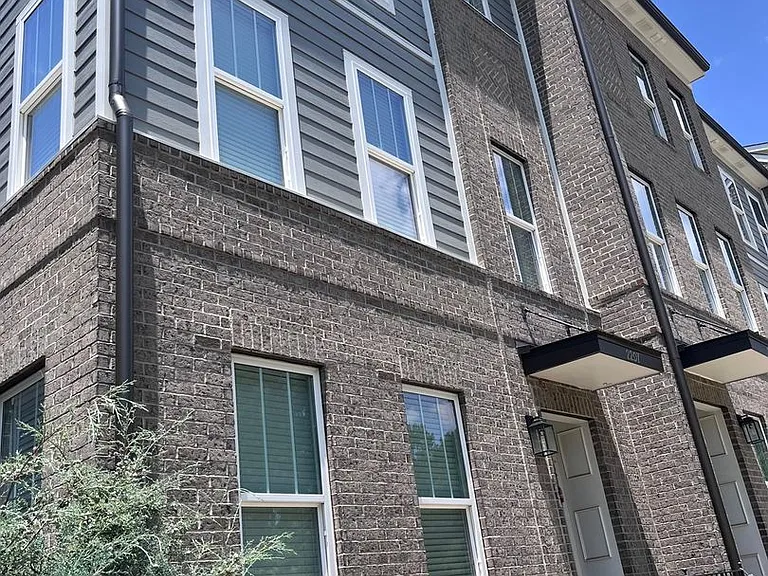 2207 Noble Townes Way — Photo 23