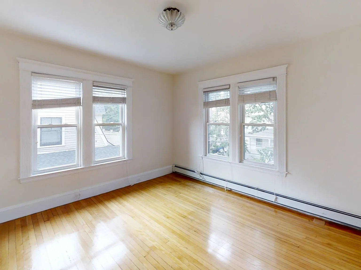 2 bed, 1000 sqft, $3,400 — Photo 3