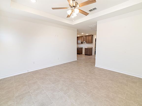 3rd image of 622 Rosemary Ln