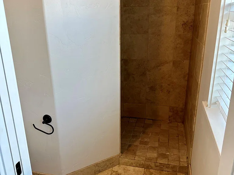 718 W Iowa St — Photo 29