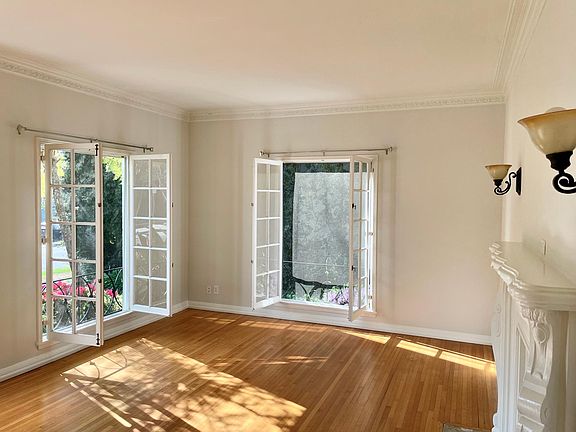 4th image of 233 S Elm Dr #1A