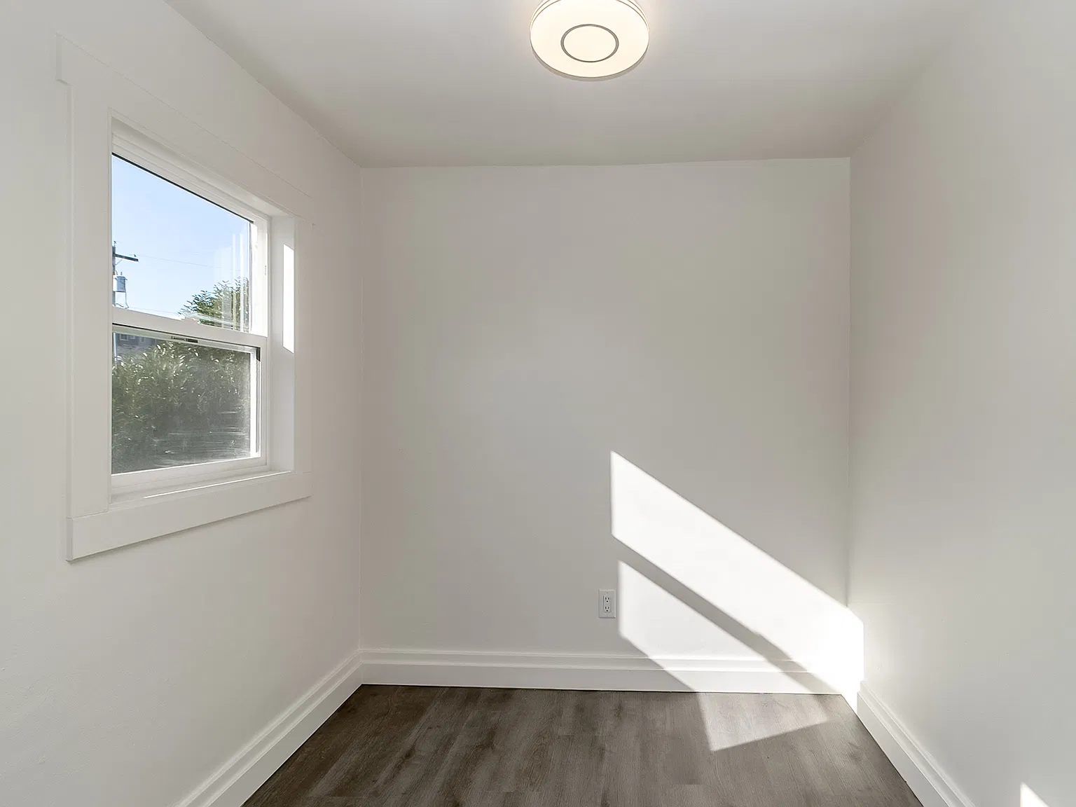 3 bed, 850 sqft, $2,195 — Photo 1