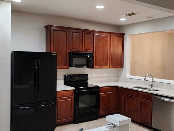 2nd image of 4222 Highwood Dr