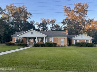 303 Church St, Pelahatchie, MS 39145