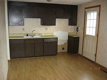 3rd image of 2133 Jade St