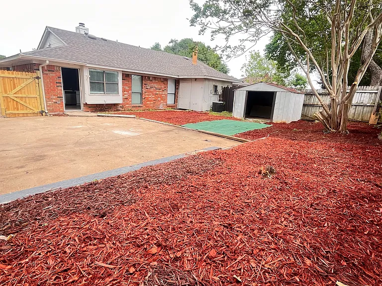 Dalewood Ln — Photo 3