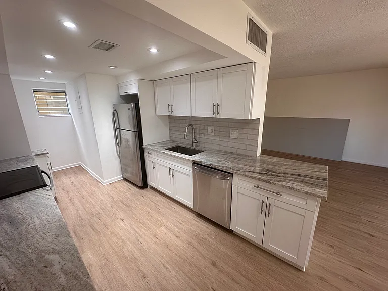 1501 SE 15th St #3-4 — Photo 14