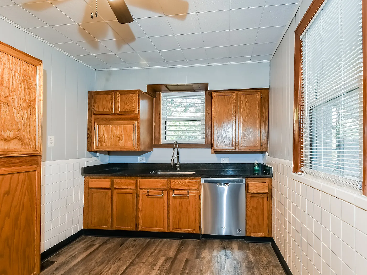 3 bed, 1.0 bath, 1400 sqft, $1,595 — Photo 4