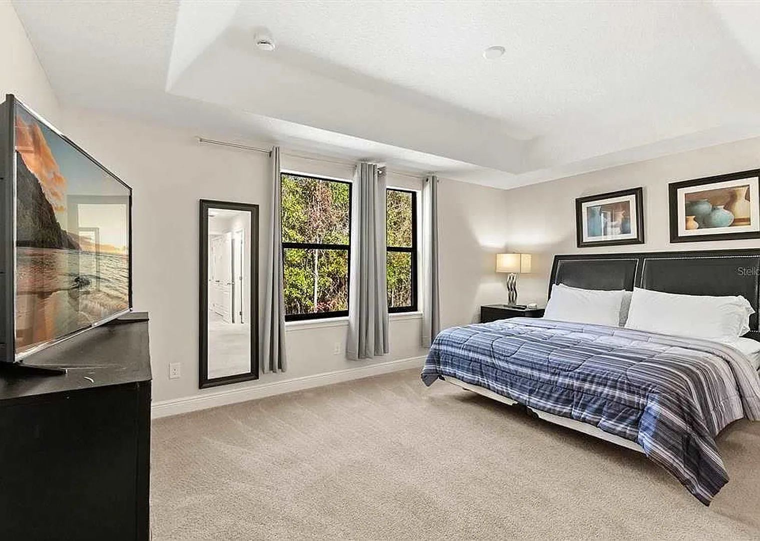 3 bed, 2.0 bath, 1625 sqft, $2,386 — Photo 2