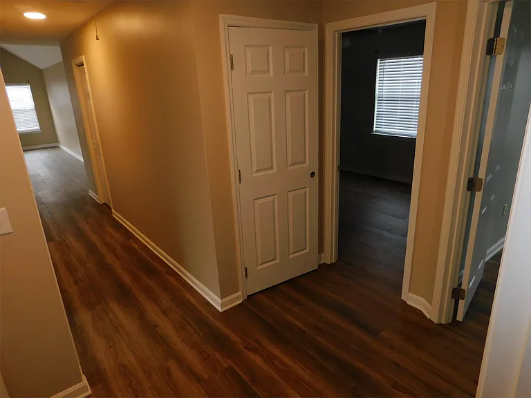 137 Cunningham Dr — Photo 6