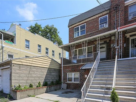2nd image of 2526 Radcliff Ave #A