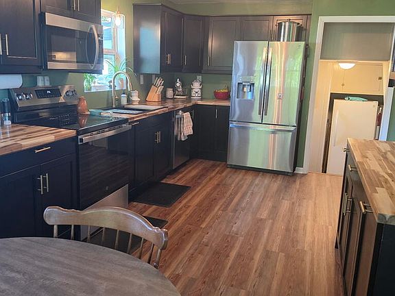 4th image of 723 Saint Charles St