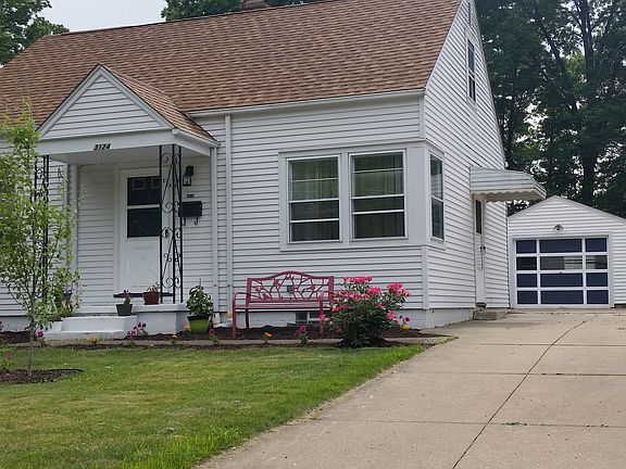 2nd image of 3124 7th St