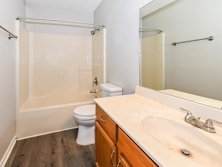 6392 Manchester Dr — Photo 15