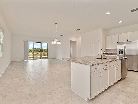 Kitchen island ideal for meal preps