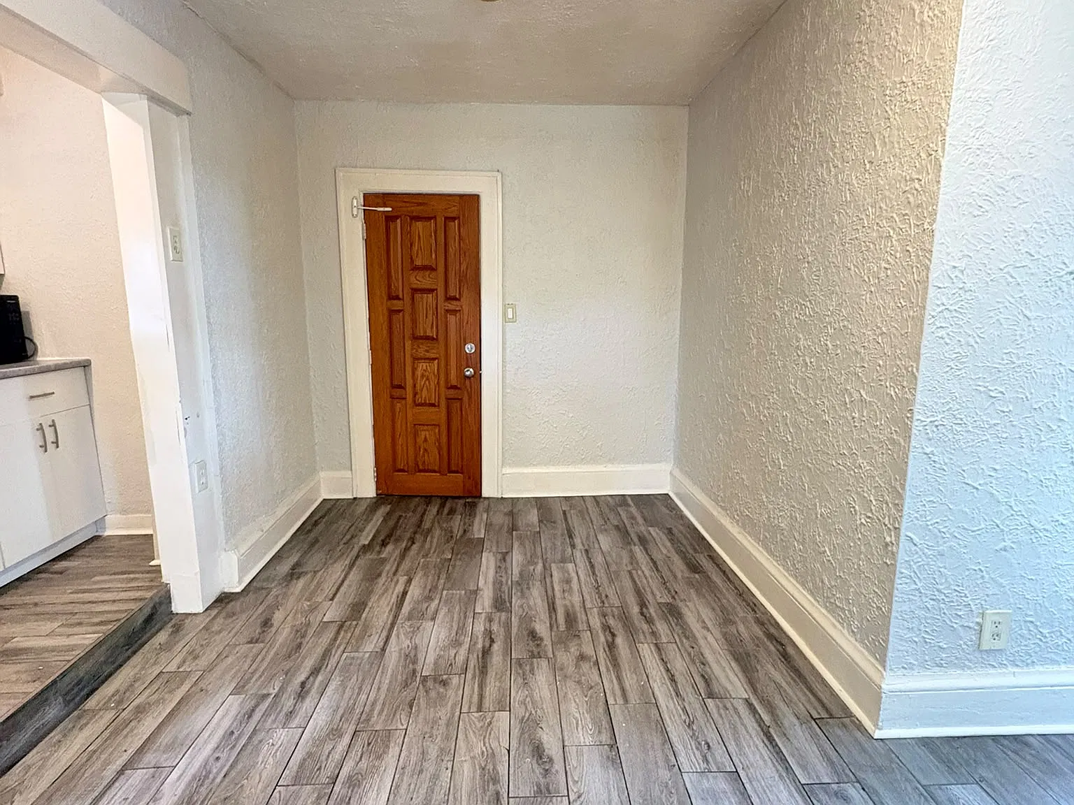 Studio, $950 — Photo 4