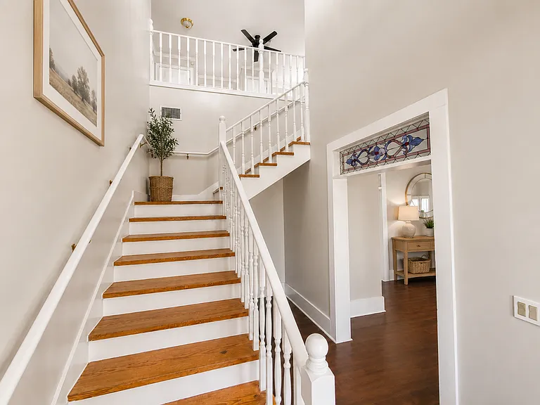 2208 Coggin Ave — Photo 5