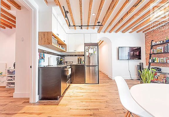 2nd image of 152 W 49th St #2EE