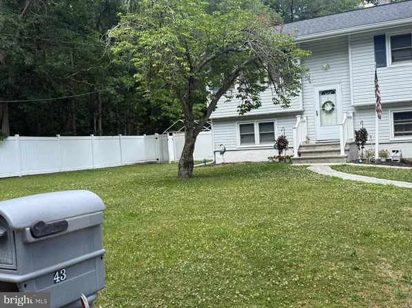 43 Walter Dr, Jackson, NJ 08527