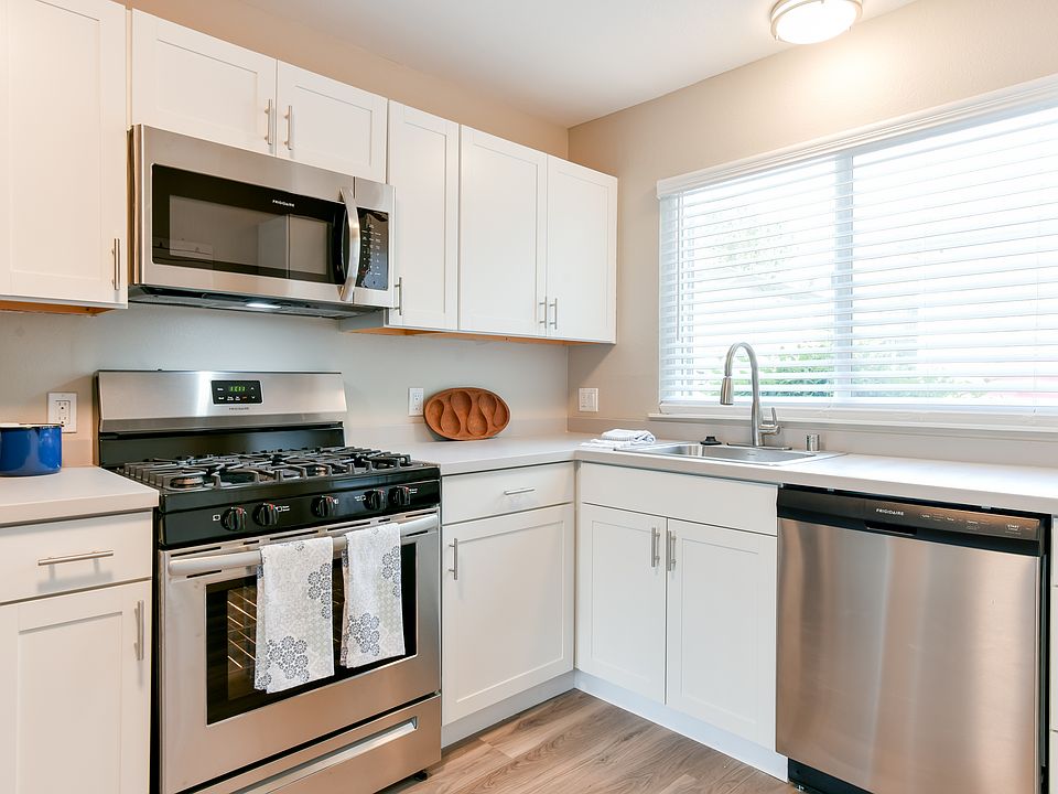 3 bedrooms -Kitchen
