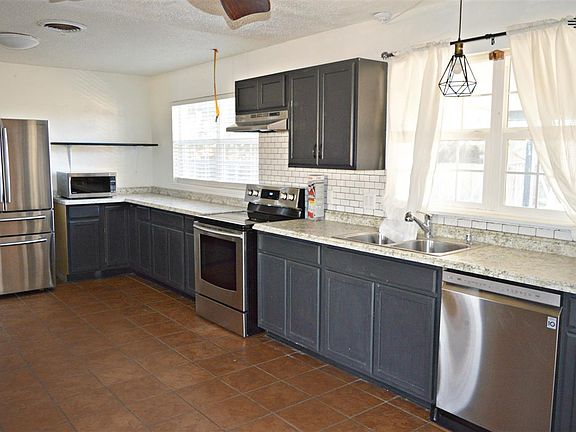 5th image of 1725 Jonquil Park Dr