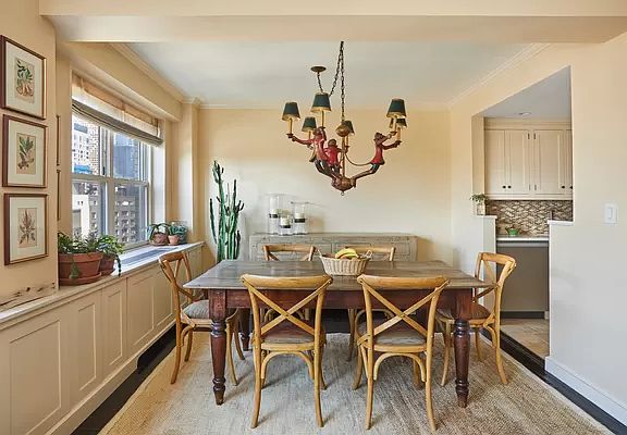 5th image of 415 E 52nd St APT 15BC