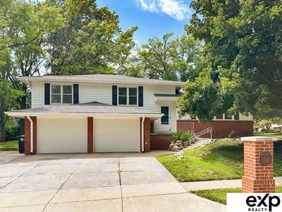 922 N 122nd St, Omaha, NE, 68154