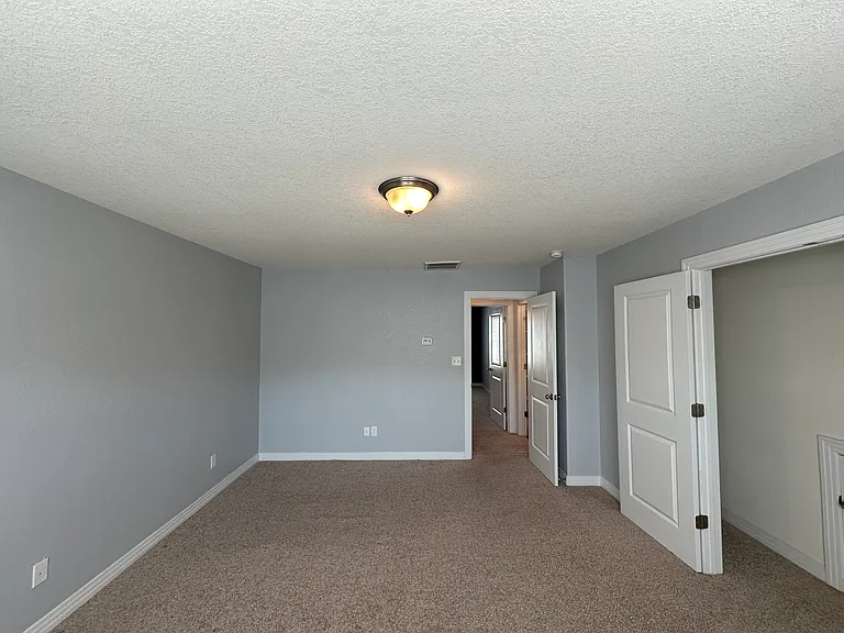 2212 Martlet Ln — Photo 37
