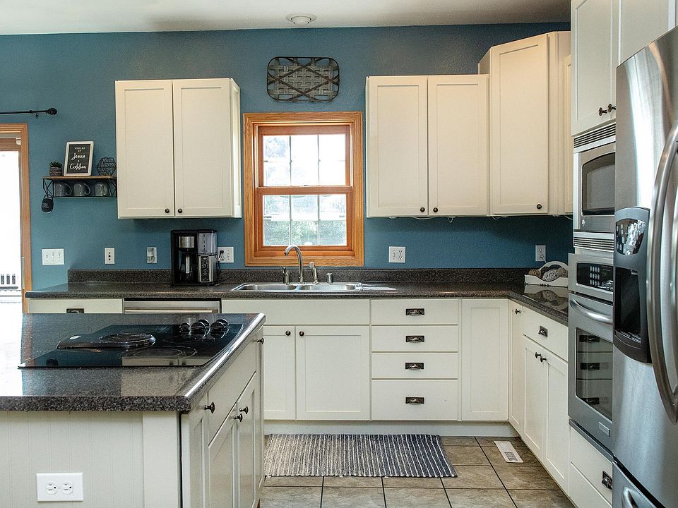 109 Pfaltzgraff, Allison, IA 50602 Zillow