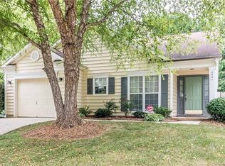 8901 Trentsby Pl, Charlotte, NC 28216