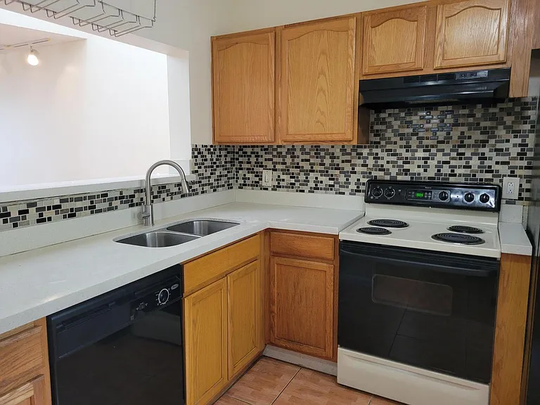 2306 SW 82nd Ter — Photo 17