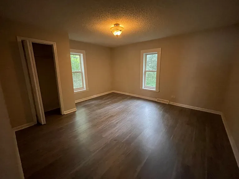 1102 Poplar Ave — Photo 3