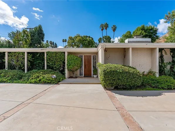 20300 Angelina Pl, Woodland Hills, CA 91364