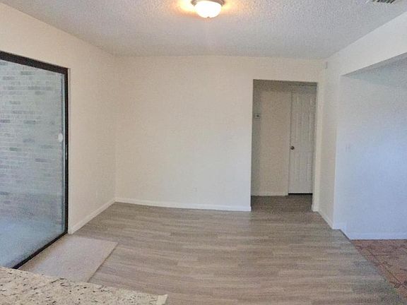3rd image of 2785 SE 49th Ave