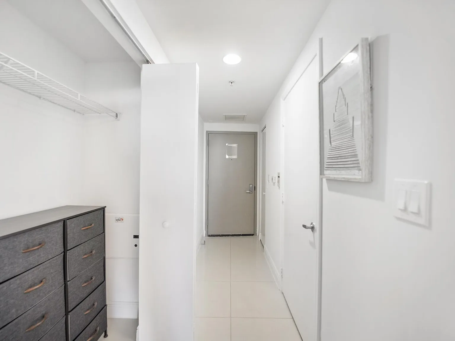 1750 N Bayshore Dr — Photo 3