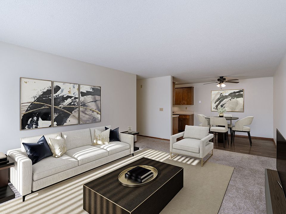 Fargo, ND Windsor Apartments | Living