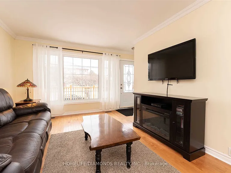 87 Raylawn Cres #UPPER — Photo 4