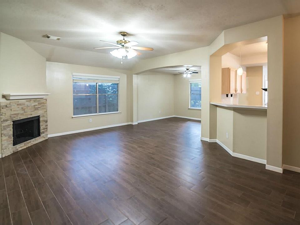 1st image of 2719 Glencullen Ln