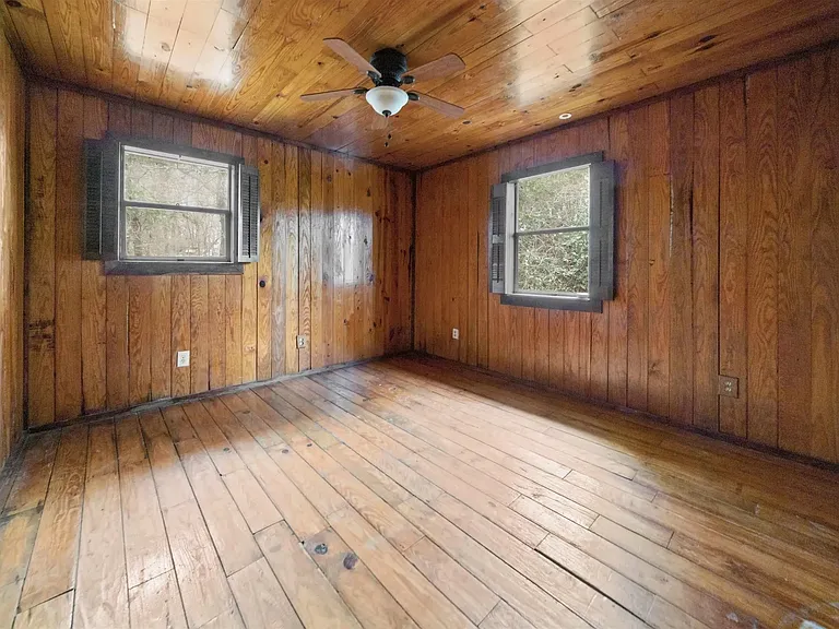 20973 Lakeview Dr — Photo 16