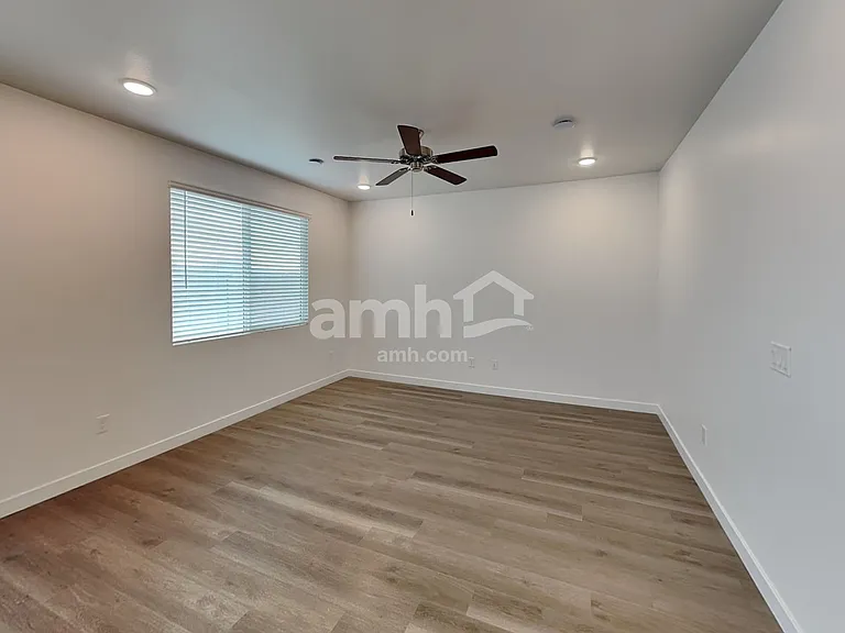 4540 S 98th Ln — Photo 7