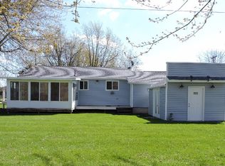 5851 Avalon Dr, Pinconning, MI