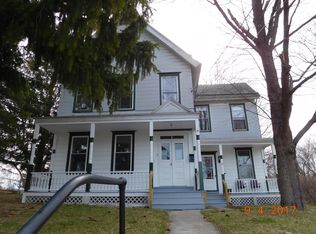 8 Summit St, Rensselaer, NY 12144