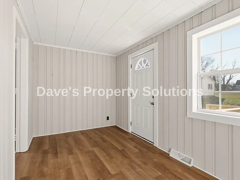 408 Seaman St — Photo 5