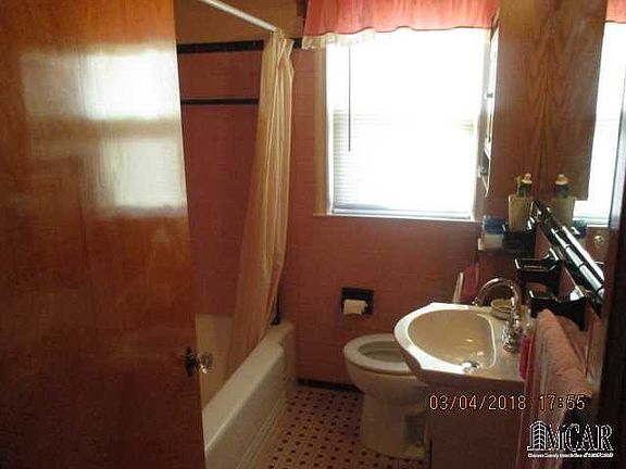 5th image of 1044 Mill St